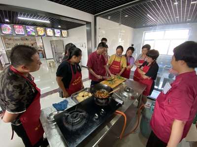 学习正宗肃宁切饼丝饼技艺与正餐服务培训指南