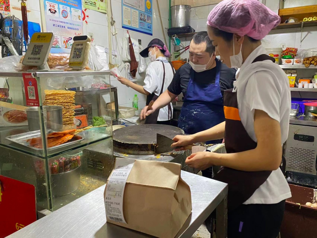 寻味“宝藏菜场” 那些令人垂涎的小吃与正餐时光