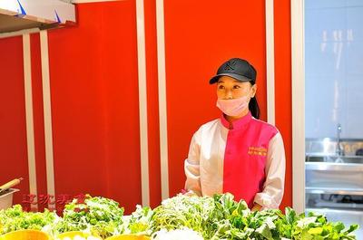 美食广场档口掘金指南 四大特色小吃赛道与运营心法